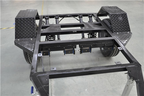 拖掛車(chē)底盤(pán)正面 拖掛車(chē)底盤(pán)正面